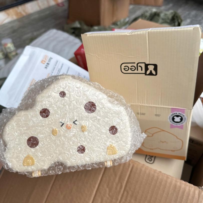 NHÀ NHÌN TRỘM YEE 